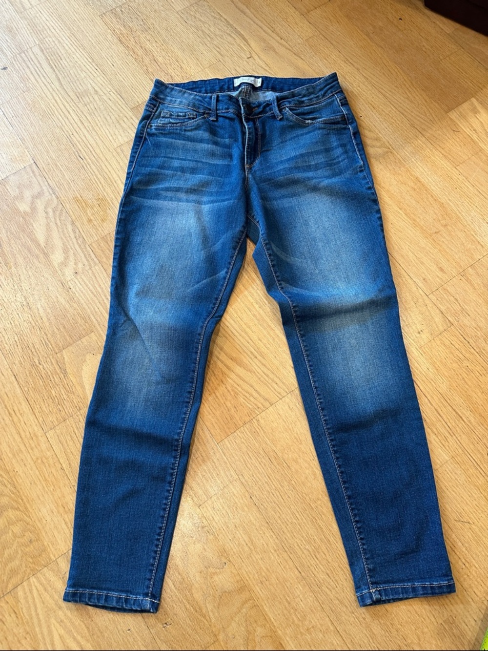 Women's size 28 Jessica Simpson Skinny Jeans in Medium Blue Denim